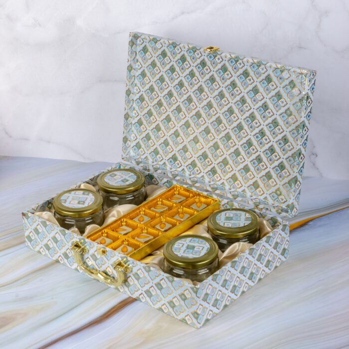Plain (10) Cavity Box with 4jars