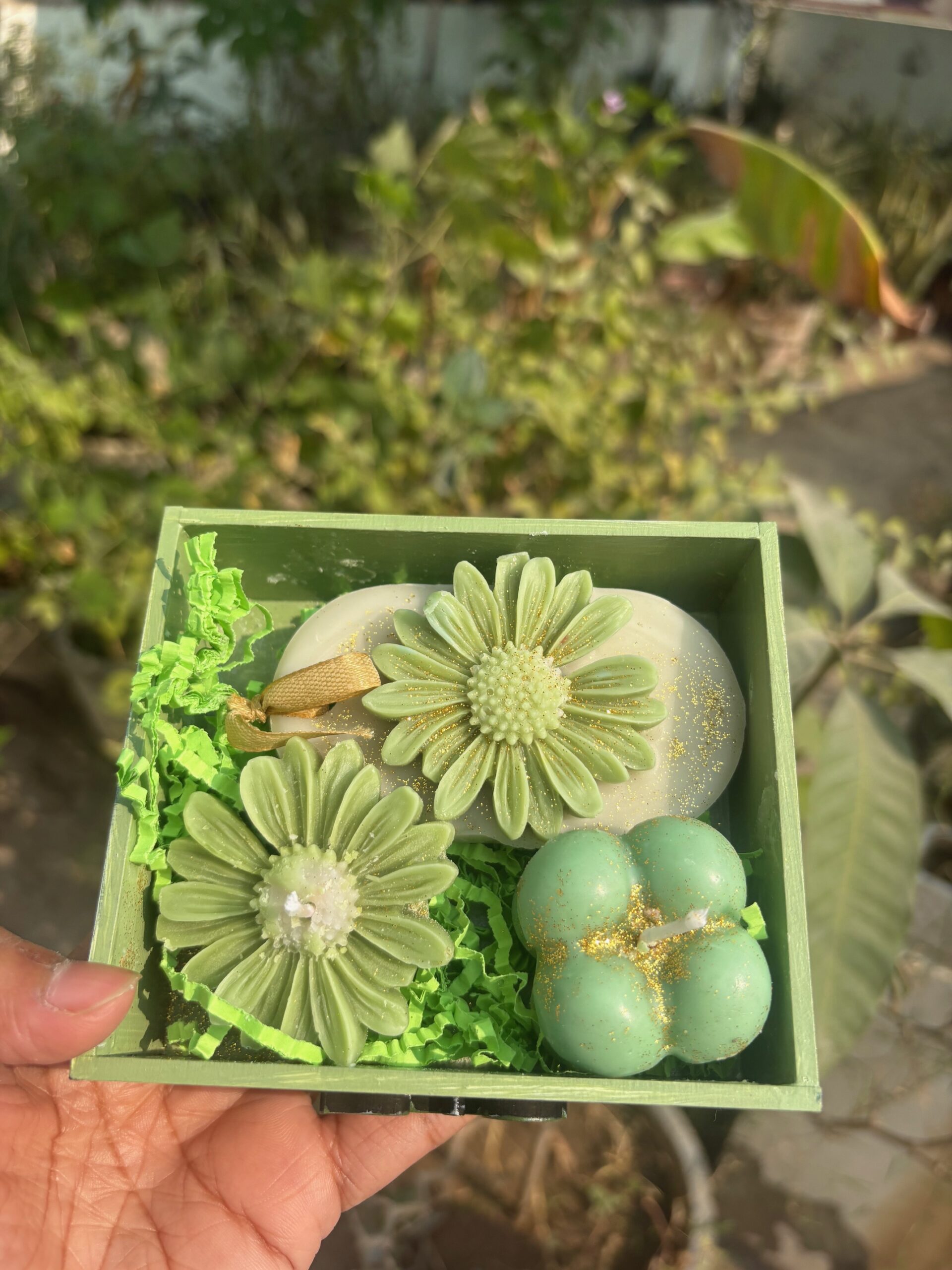 Mehndi favor Handcrafted Mehndi Favor Tray: Scented Candle & Wax Sachet Gift Set - Image 2