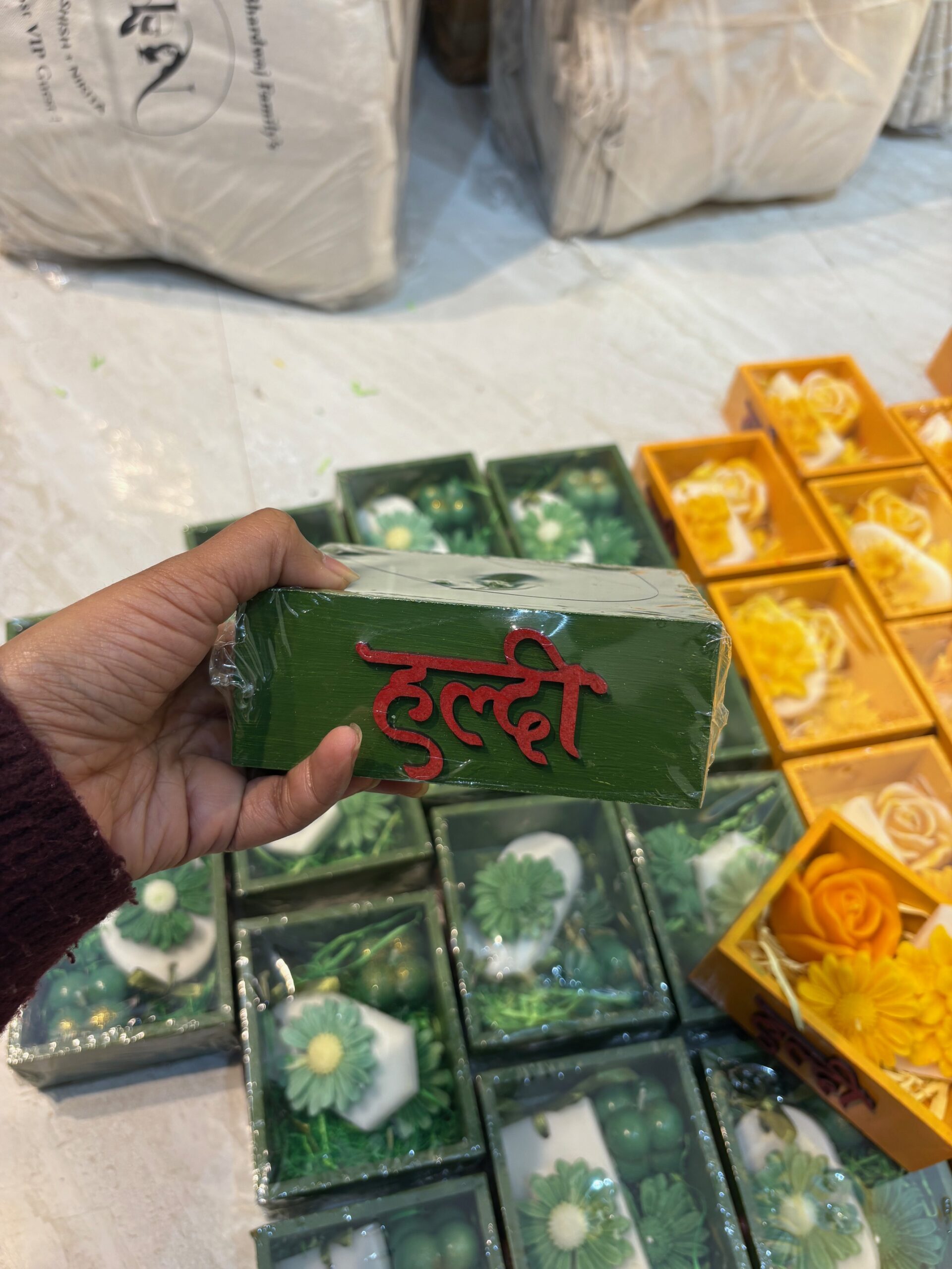 Haldi favor Bespoke Haldi Ceremony Favor: Handcrafted Tray with Scented Candles & Wax Sachet - Image 3