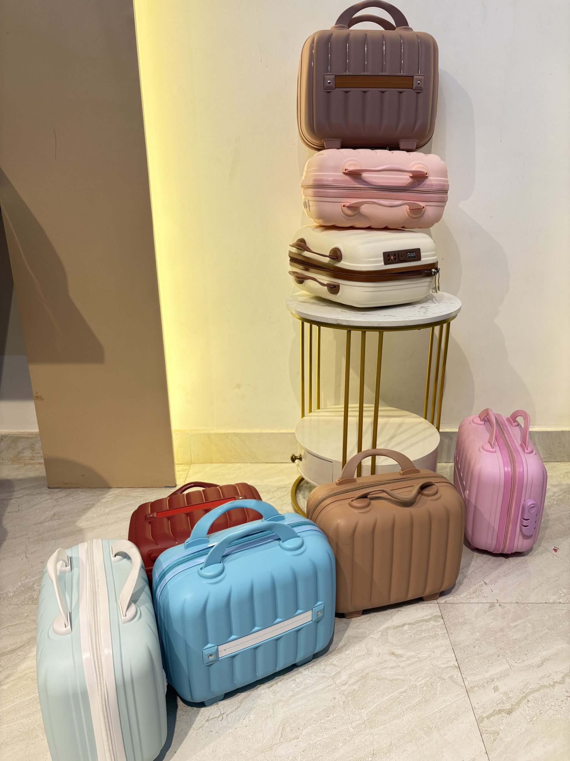 Premium Suitcase with Lock: Elegant Personalized Storage & Gifting Trunk with Secure Locking Mechanism - Image 2